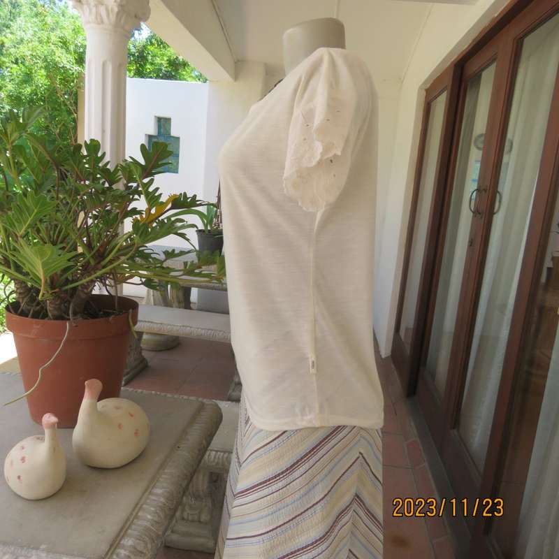 Sweet casual cream slip over polyester stretch top with tiny cut on sleeves/lace.By RED size 36. New