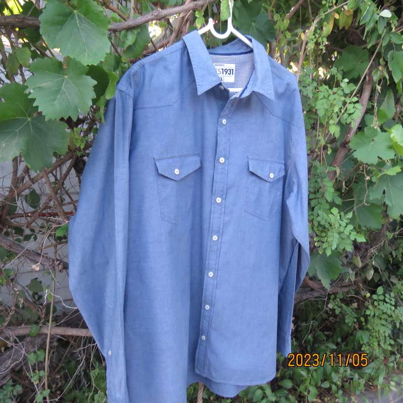Handsome modern Men`s light denim long sleeve 100% cotton shirt by WOOLWORTHS. Size XXL. As new.