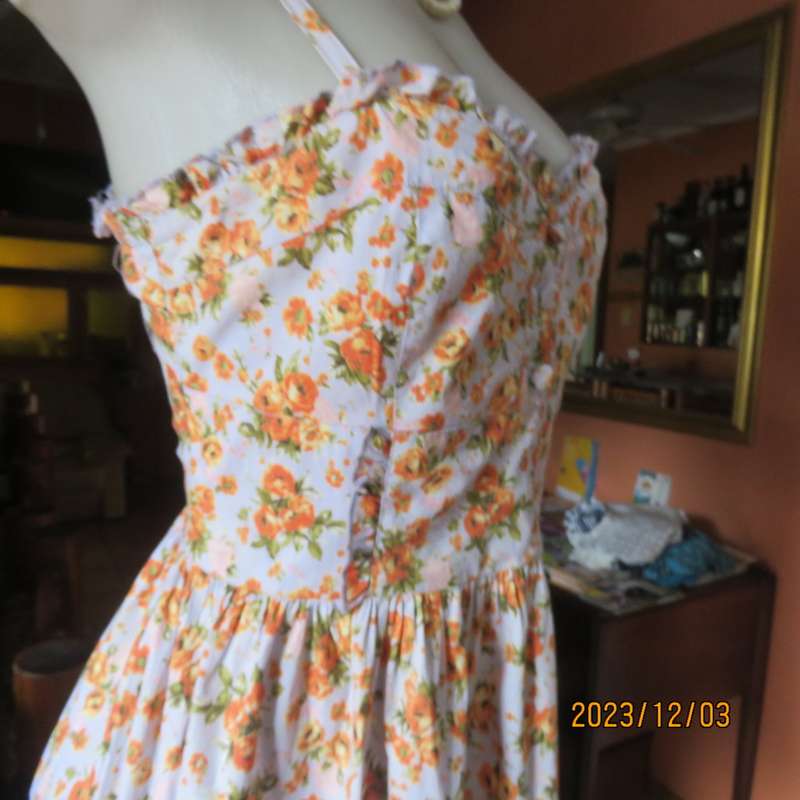 Cool pale blue dress with crimson posies in stretch cotton. Adjustable straps. Size 38 by VILIAN.