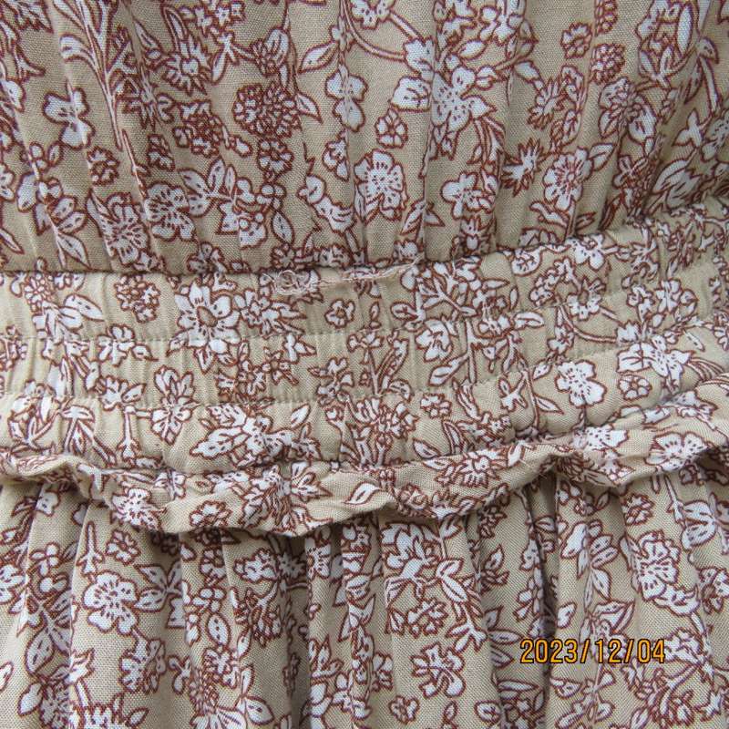 Beautiful cool wheat/white dainty floral polycotton dress by FREEZIA size 38. Underskirt. New cond.