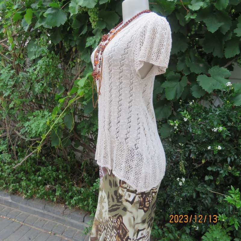 Stunning ecru colour cotton/acrylic/mohair lace knitted capped sleeve top by MACA. Size 36/38.As new