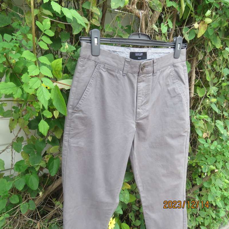 As new Men`s DAVID JONES slim fit 100% cotton grey pants. Pockets back/sides. Turnovers. Worn once.
