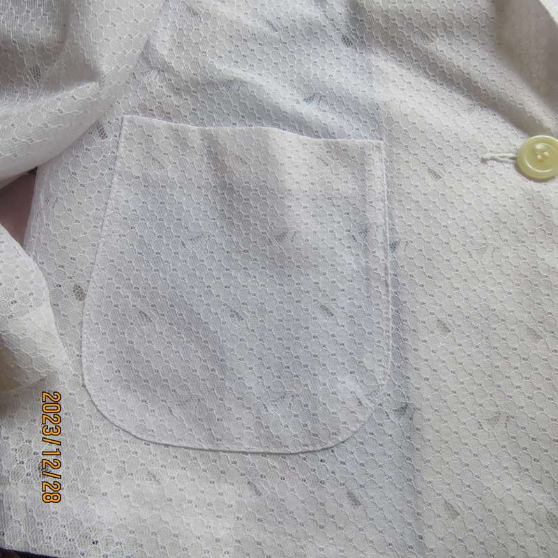 Stunning snow white long sleeve lace jacket by YOUNINA size 36. Brand new condition. One button.