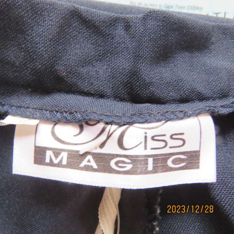 Elegant ankle length navy no stretch polyester pencil skirt size 36/12. Zip/slit at back. New cond.