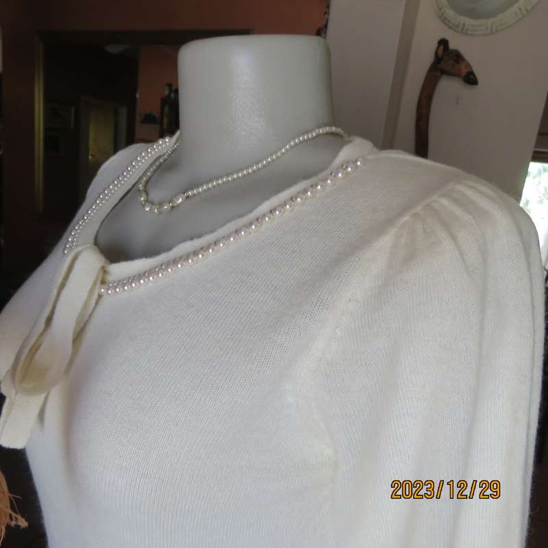 Soft rich cream acrylic/mohair blend pullover knitted cardigan by SOUP size 34/10. Pearl decorated.
