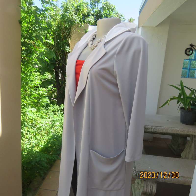 Fashion silver grey open coat in silver grey stretch poly with white hood. By BOU JELOUD size 34.