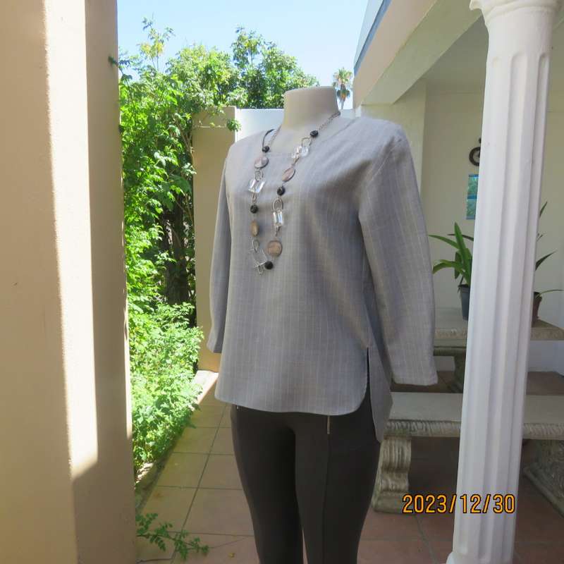 Unique silvergrey/white vertical striped top by ADAM ET ROPE from Japan size 34. Excellent quality.
