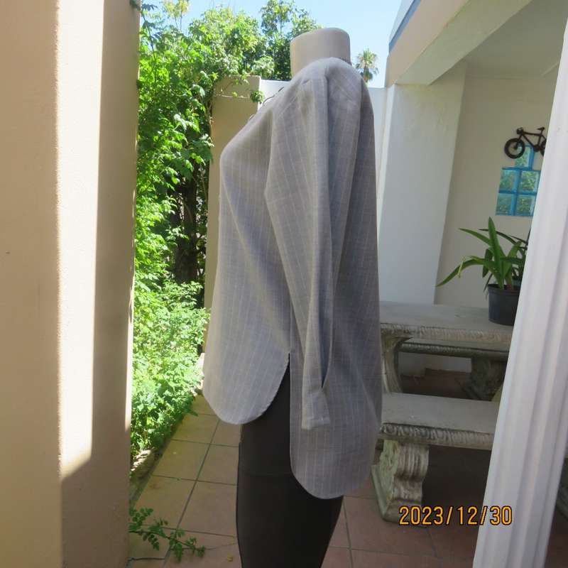 Unique silvergrey/white vertical striped top by ADAM ET ROPE from Japan size 34. Excellent quality.