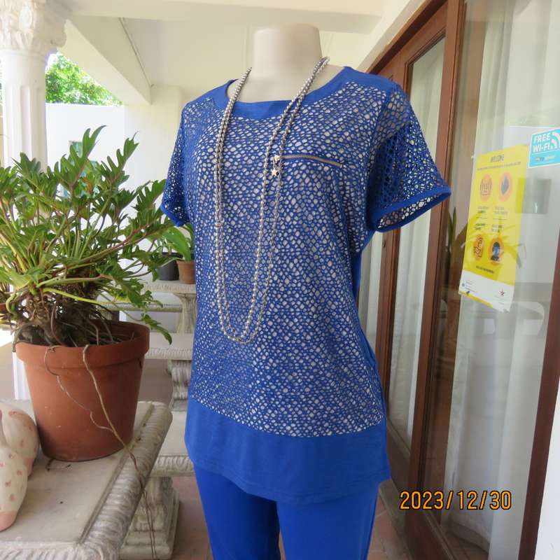 Luxe royal blue/silver short sleeve stretch top by KOREAN boutique size large 38.Lycra back.New cond