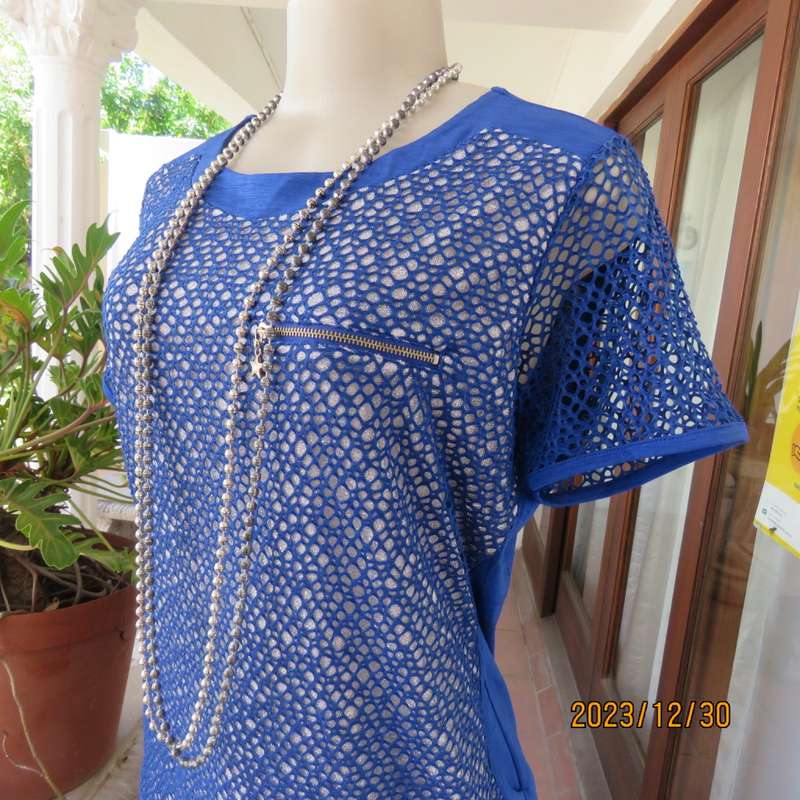 Luxe royal blue/silver short sleeve stretch top by KOREAN boutique size large 38.Lycra back.New cond