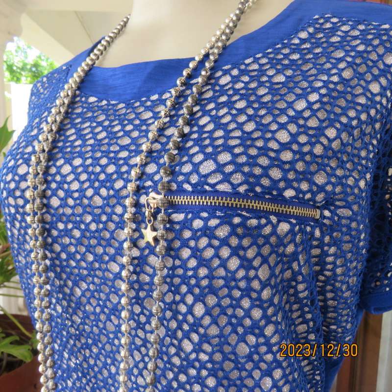 Luxe royal blue/silver short sleeve stretch top by KOREAN boutique size large 38.Lycra back.New cond