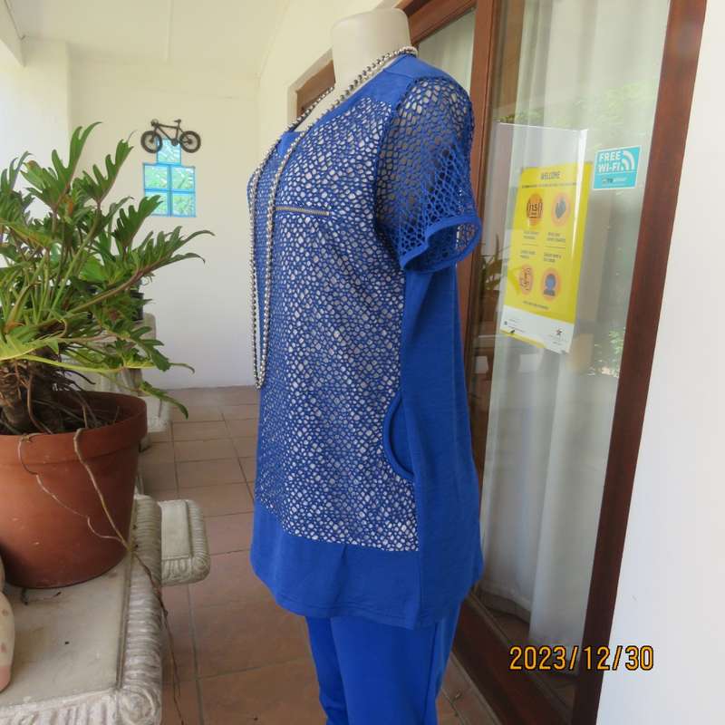 Luxe royal blue/silver short sleeve stretch top by KOREAN boutique size large 38.Lycra back.New cond