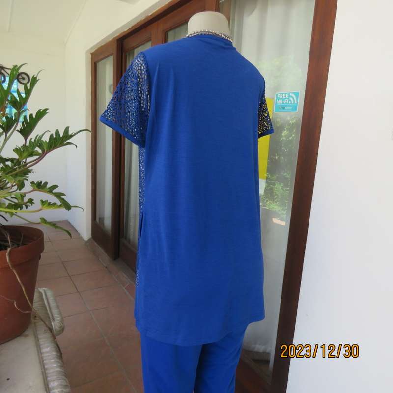 Luxe royal blue/silver short sleeve stretch top by KOREAN boutique size large 38.Lycra back.New cond