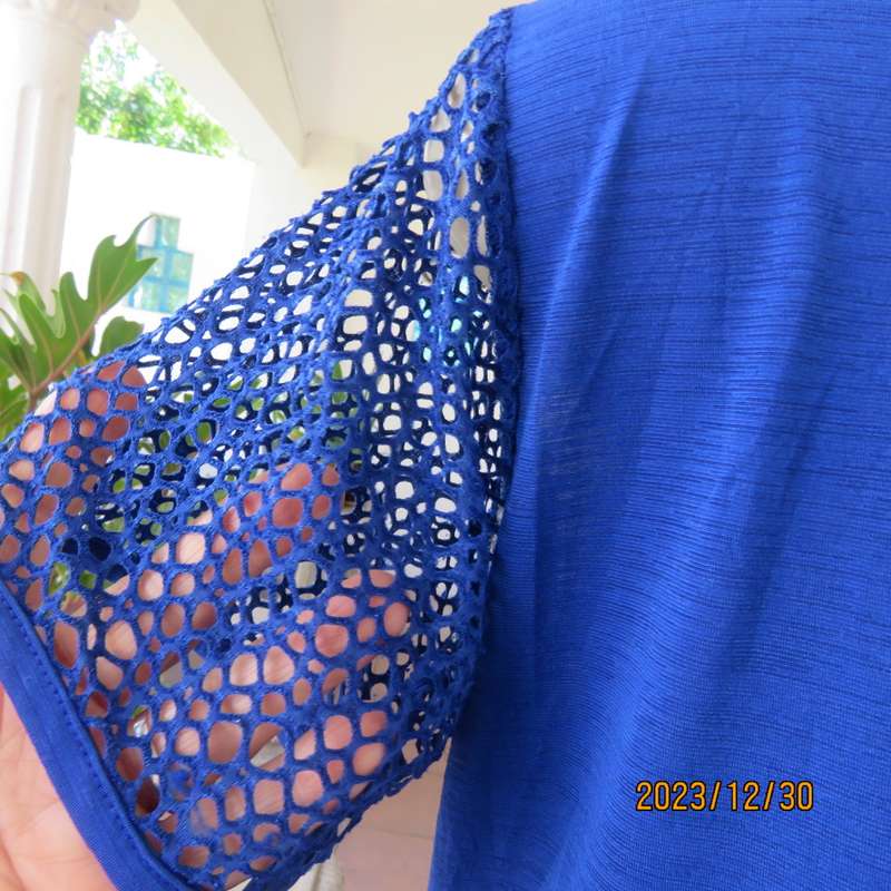 Luxe royal blue/silver short sleeve stretch top by KOREAN boutique size large 38.Lycra back.New cond
