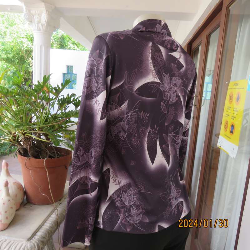 Elegant vintage LADY KAY long sleeve jacket from New Orleans size 33/9. Leaf/floral pattern