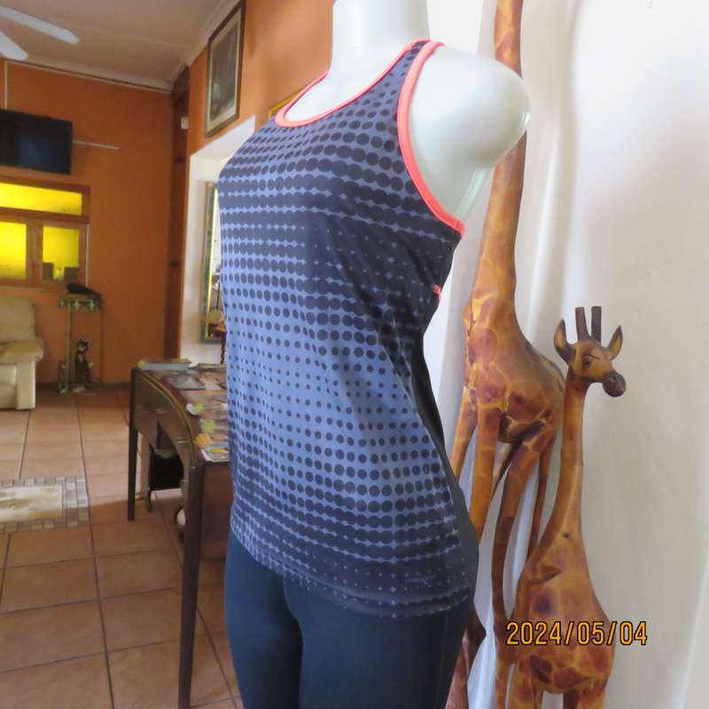 Pretty sport stretch poly sleeveless black/grey with polkadots and crimson edging .Size 32/34