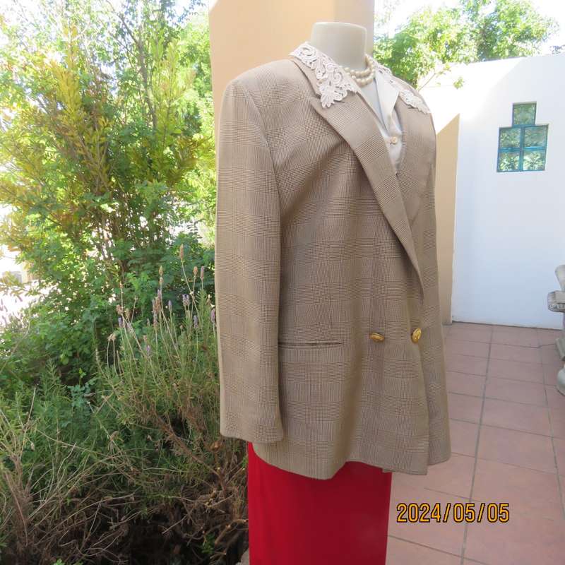 Jackets Coats High quality JOHN ORRS checked long sleeve fully lined double breast size 38 jacket. Very good cond. was listed for 0.00 on 29 Feb at 21 01 by trendyvintage191 in Oudtshoorn ID 606787977