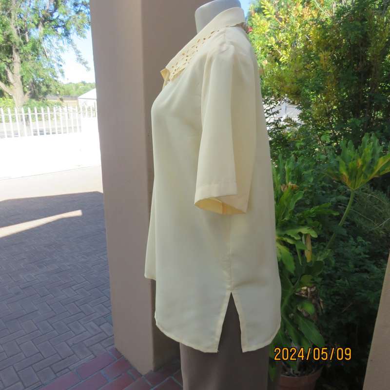 Amazing buttercup yellow richly embroidered/cut-out work blouse.From QUARTRE VINGT JOUR 38