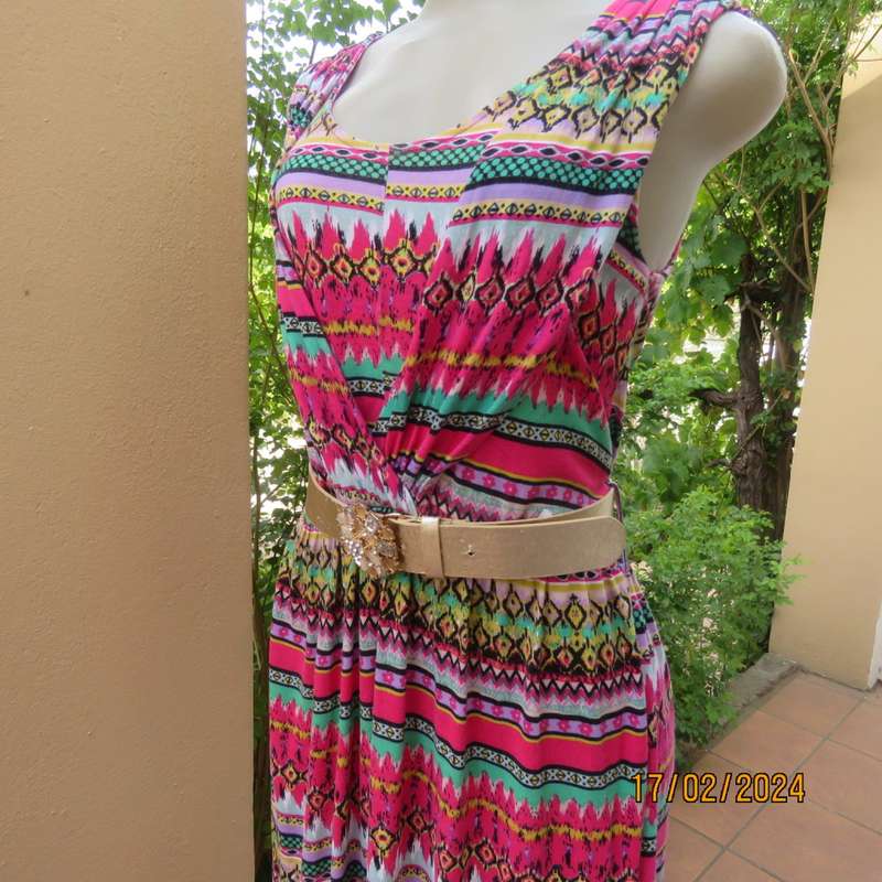 Cheerful horizontal pattern striped ankle length sleeveless dress. Elasticated waist.Size 37/13.