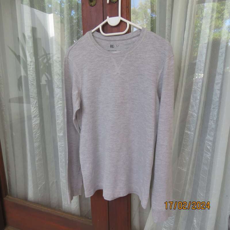 As new Men`s size small (chest 87 - 94cm) long sleeve grey T-Shirt. Cotton with 9% polyester. By RE.