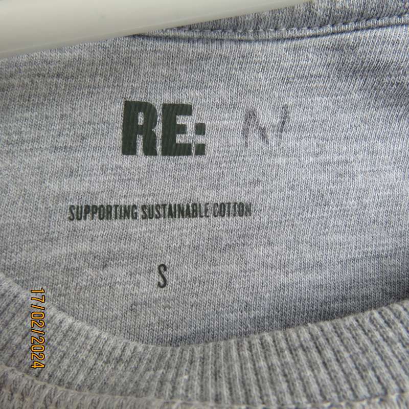 As new Men`s size small (chest 87 - 94cm) long sleeve grey T-Shirt. Cotton with 9% polyester. By RE.