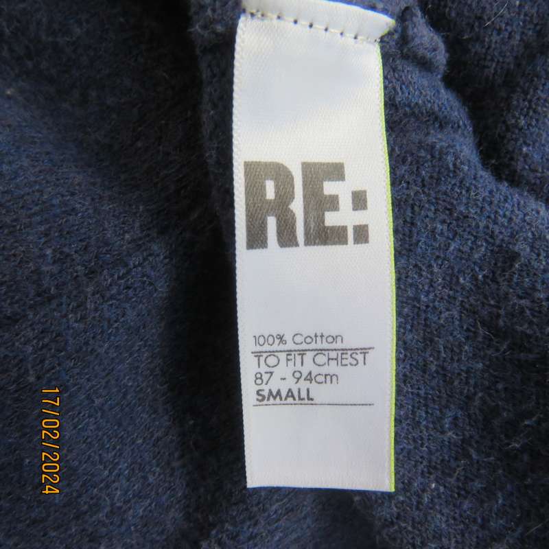 Men`s navy cotton knit long sleeve top by RE DENIM(Woolworths) size Small. Chest 87 to 94cm. As new