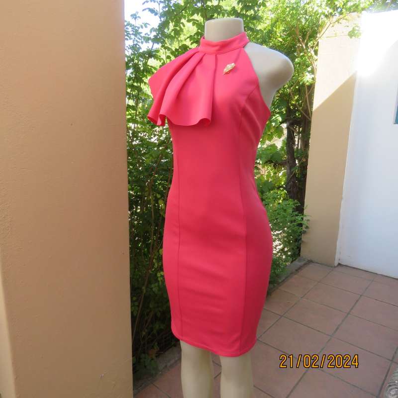 Sexy, stylish MISS L size 34 crimson pencil poly stretch dress. Banded neckline/ flare 1/2 collar.
