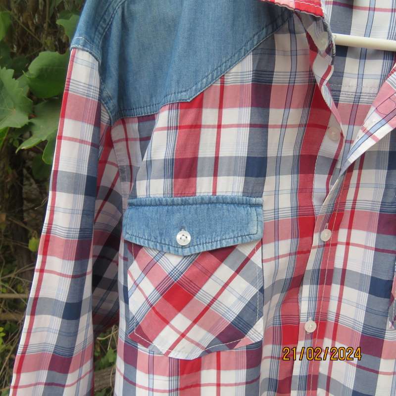 Young at heart Men`s blue/red/white check long sleeve shirt. Denim yokes/patches ext.Size XL.As new