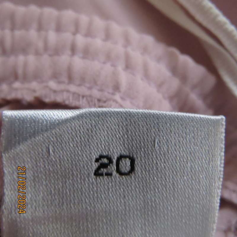 Blush pink pencil skirt size 44/20 by `Donna Claire`Elasticated waist back. Flat front. As new.