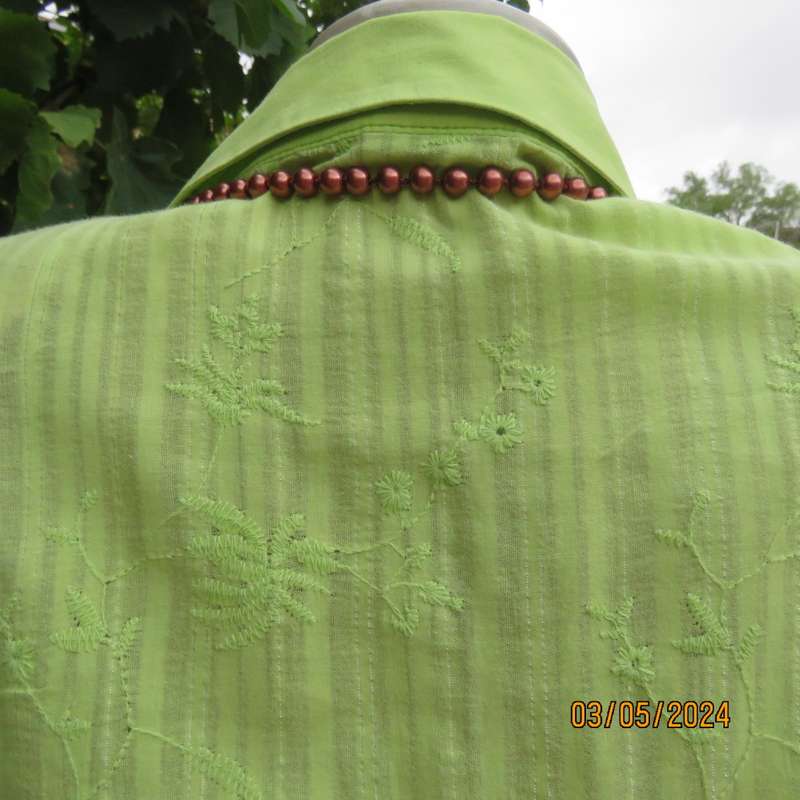 Stunning fresh green capped sleeve top with lurex and embroidery by MILADY`S size 44. As new.