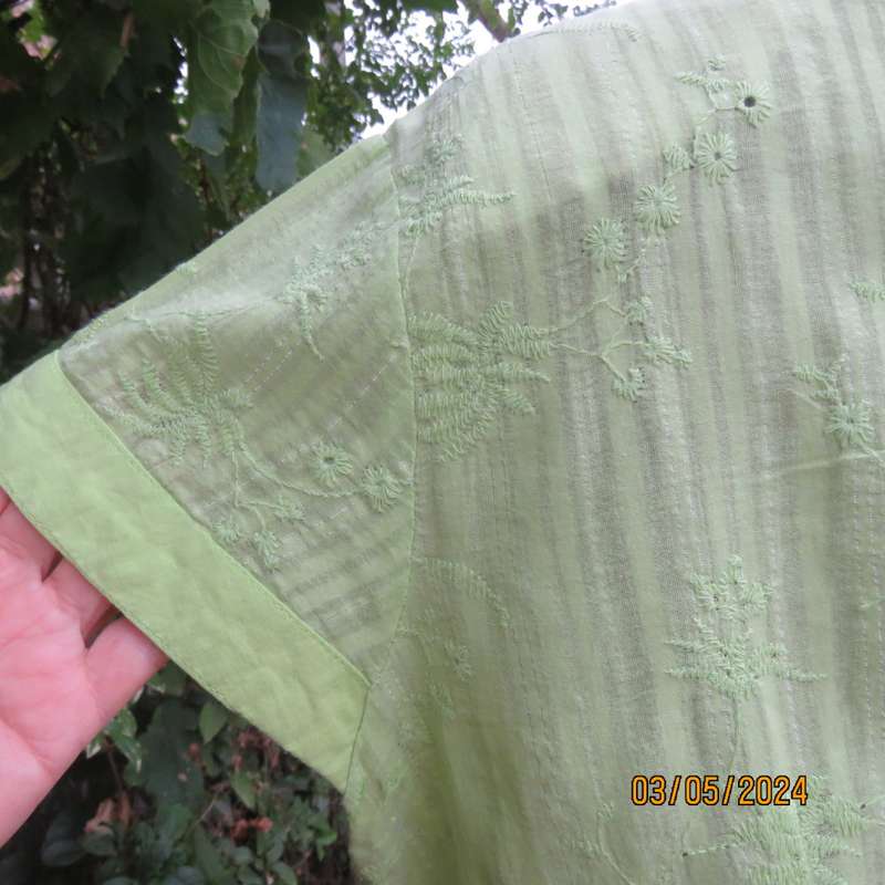 Stunning fresh green capped sleeve top with lurex and embroidery by MILADY`S size 44. As new.