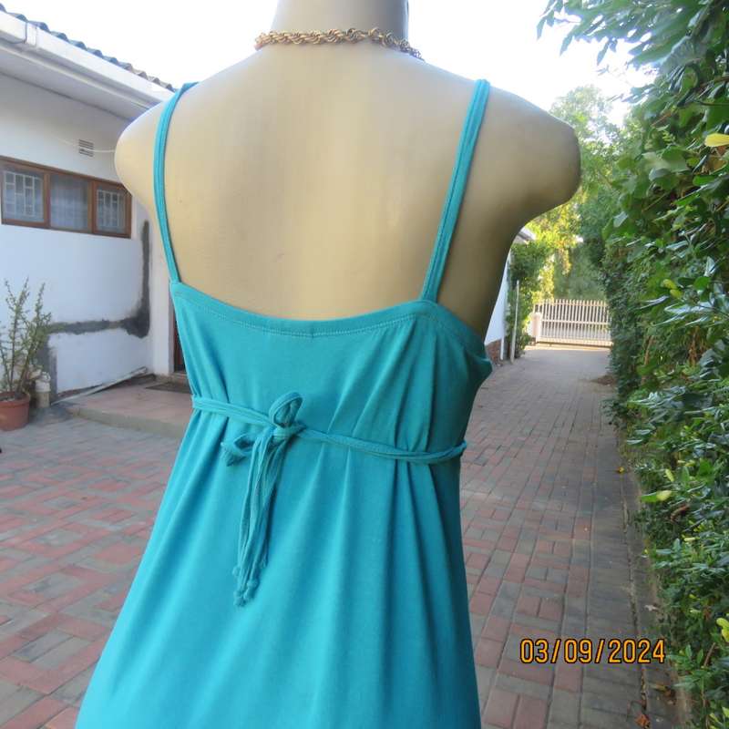 Cool ROXY turquoise strappy dress in viscose stretch fabric. Under bust drawstrings. Size 36. As new