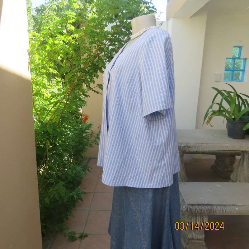Comfy loose blue/white vertical striped button down polycotton top. V neckline. By LYNETTE size 42.