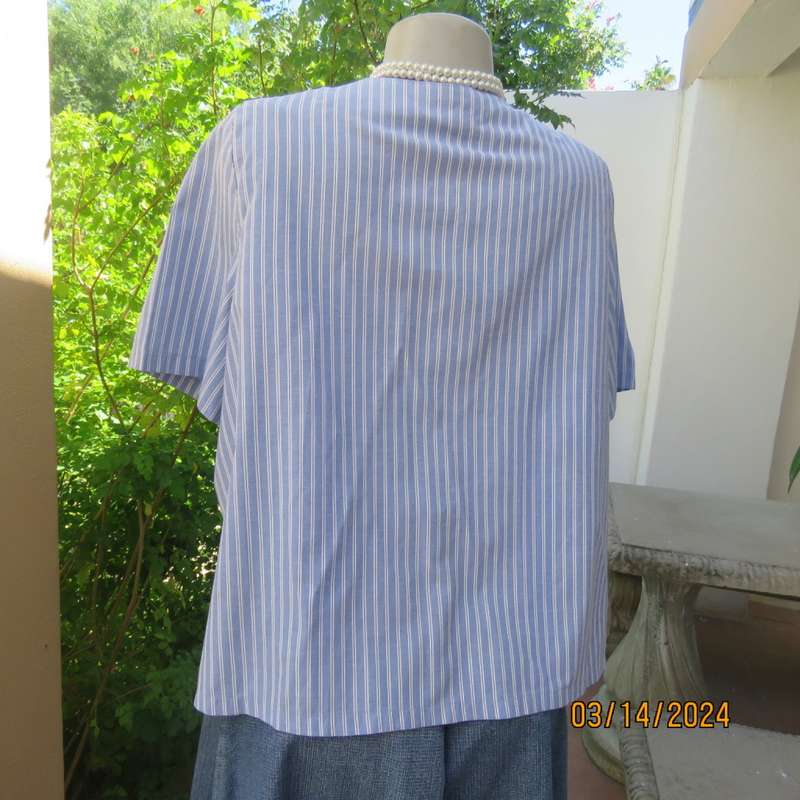 Comfy loose blue/white vertical striped button down polycotton top. V neckline. By LYNETTE size 42.