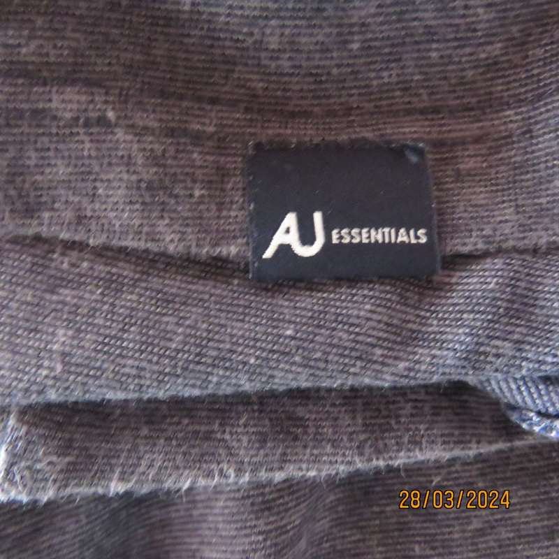 WOOLWORTHS warm dark denim blue long sleeve men`s top size Med. 3 button opening. As new.