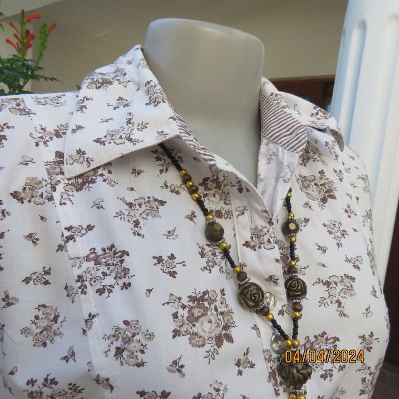 Casual cream stretch cotton/brown flower posies tailored top. Long sleeves/collar.Size 32 by INWEAR