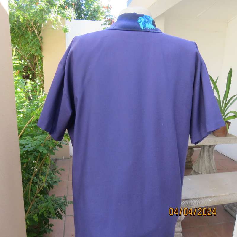 Smart indigo blue 2 pc pencil skirt-open hanging short sleeve jacket. Boutique made size 40.As new