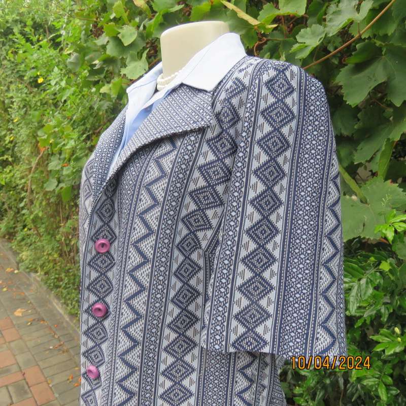 Beautiful vintage crimplene short sleeve jacket/top. Button down/shawl open collar.Size 36/12.