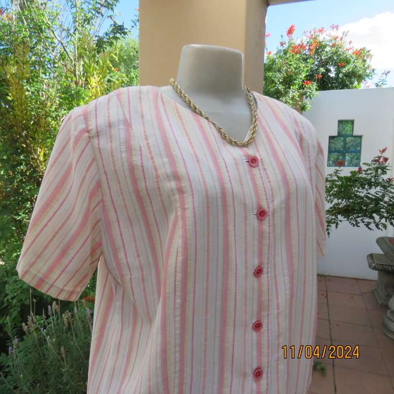 Casual bubble cotton vertical pink-yellow striped short sleeve button down top. Size 38.
