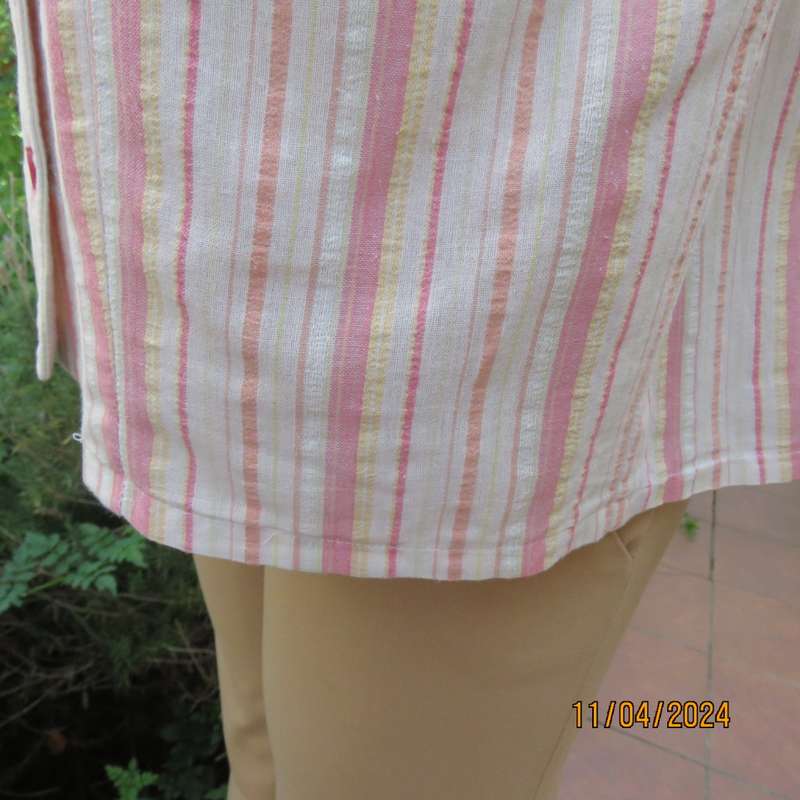Casual bubble cotton vertical pink-yellow striped short sleeve button down top. Size 38.
