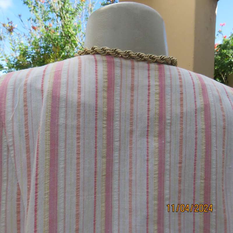Casual bubble cotton vertical pink-yellow striped short sleeve button down top. Size 38.