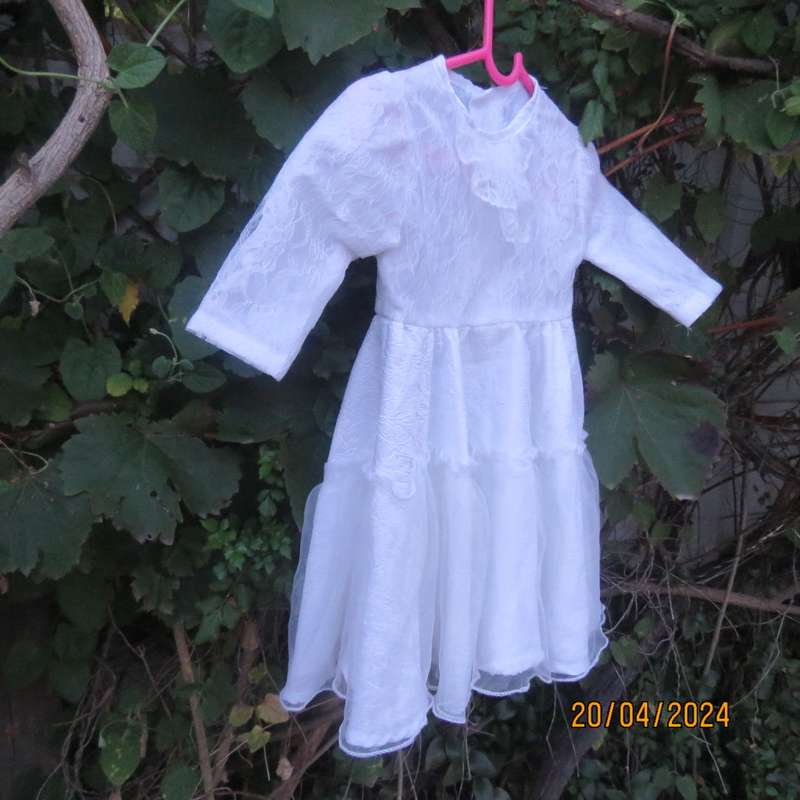 Lovely little white satin/lace dress for baby girl 12 mth old. 2 Layer skirt. Back closure. New cond