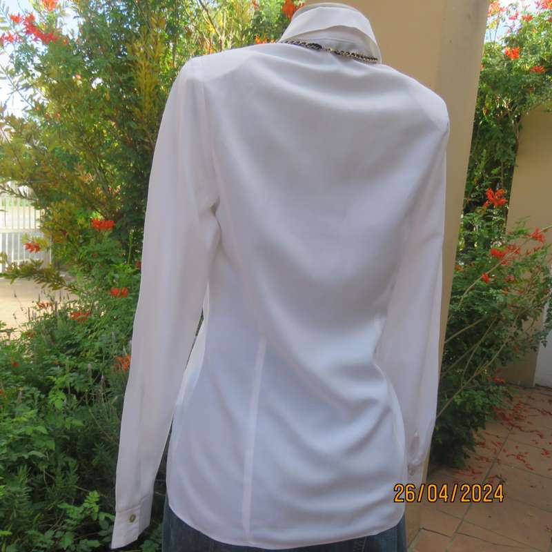 White tailored long cuffed sleeve button down polycotton top with open collar. By NEW ERA size 34