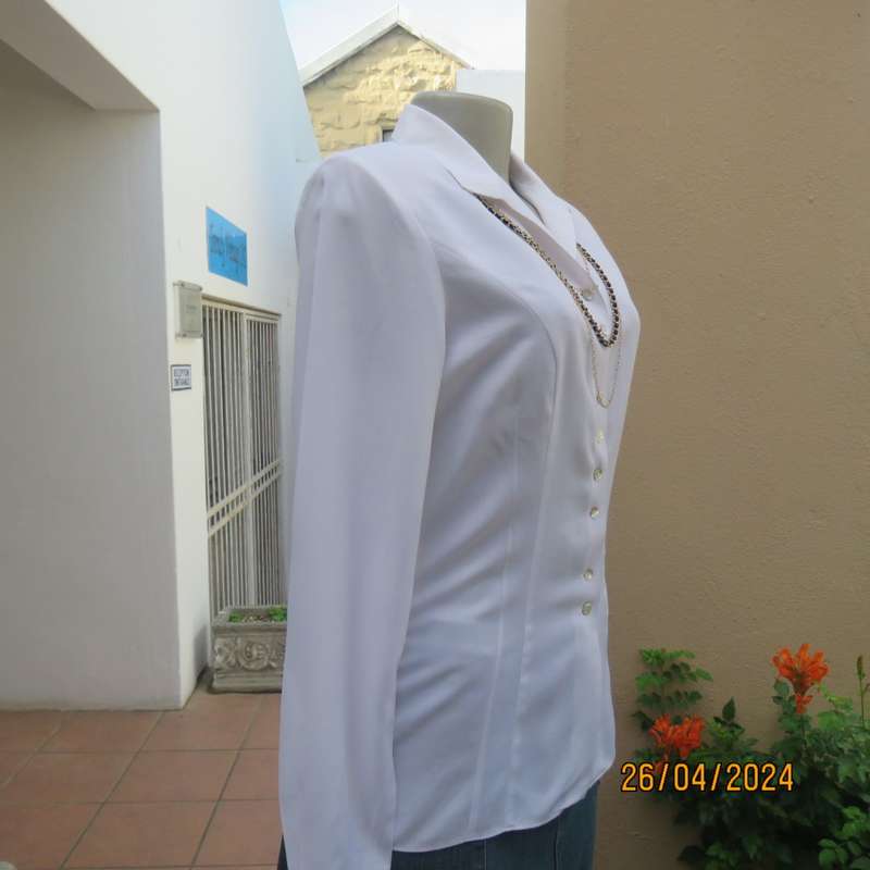 White tailored long cuffed sleeve button down polycotton top with open collar. By NEW ERA size 34