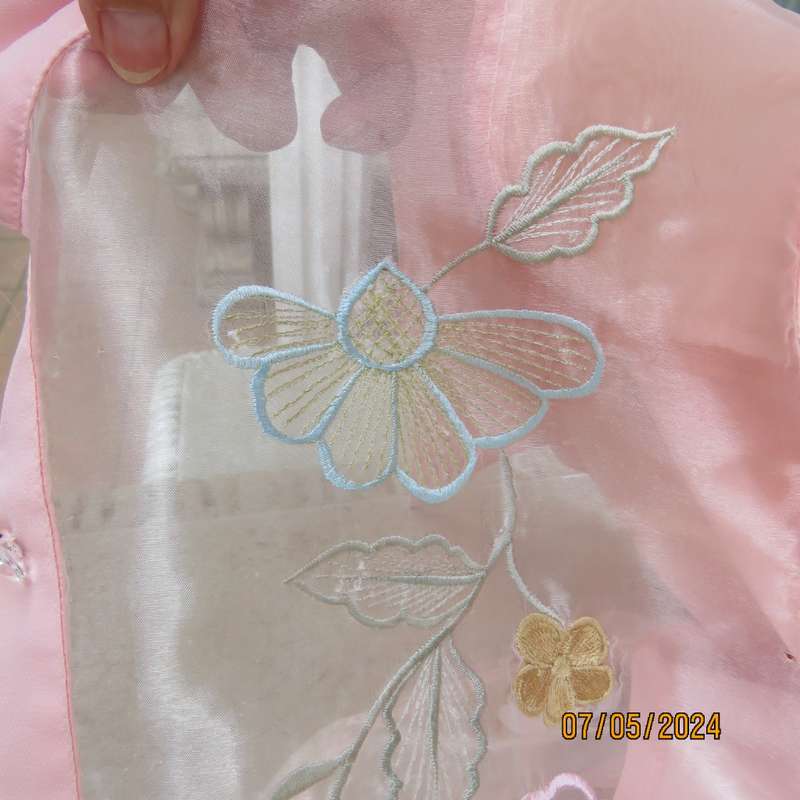 Amazing 2 pc salmon pink textured polyester pants/jacket outfit. Size 38. Jacket emb. organza fronts