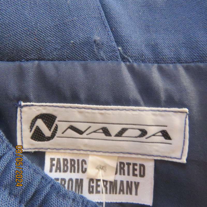 Amazing tailored indigo blue fully lined pencil skirt by NADA size 44. 6 panels. Brand new cond.