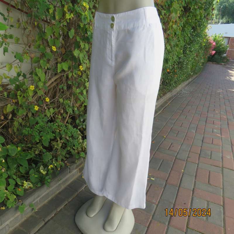 High quality snow white 100% linen (ramie) straight legged pants. By TRUWORTHS size 42. As new.