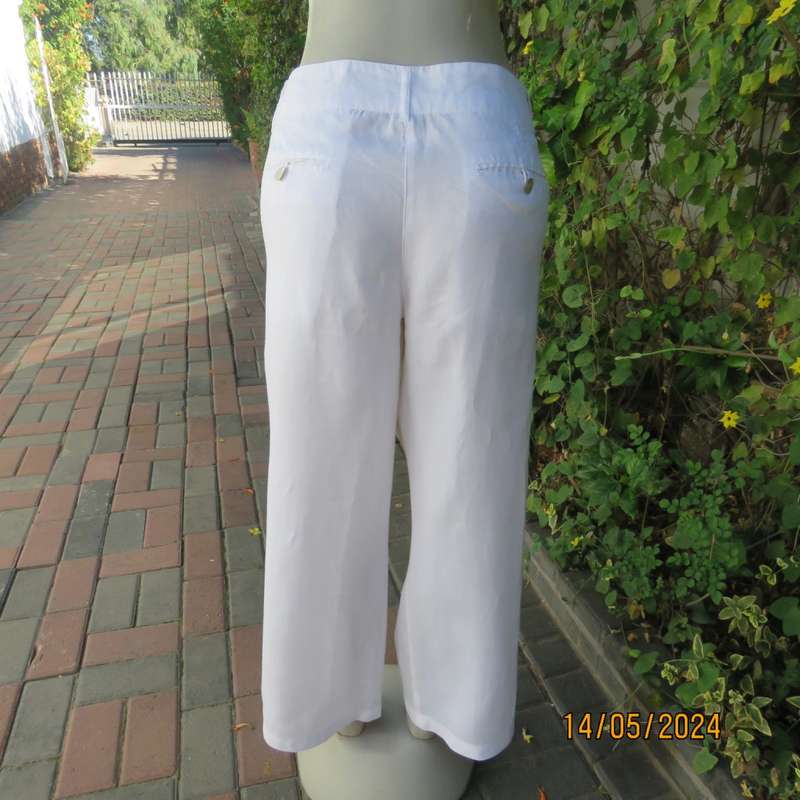 High quality snow white 100% linen (ramie) straight legged pants. By TRUWORTHS size 42. As new.