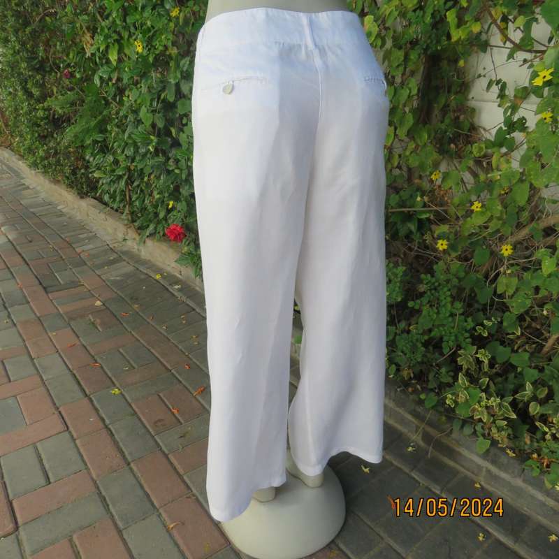 High quality snow white 100% linen (ramie) straight legged pants. By TRUWORTHS size 42. As new.