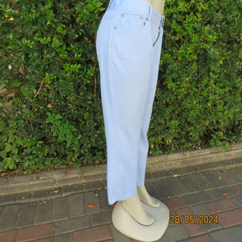 Casual sky blue 100% cotton ankle length pants size 38 by NETWORK. Pockets. Very good con
